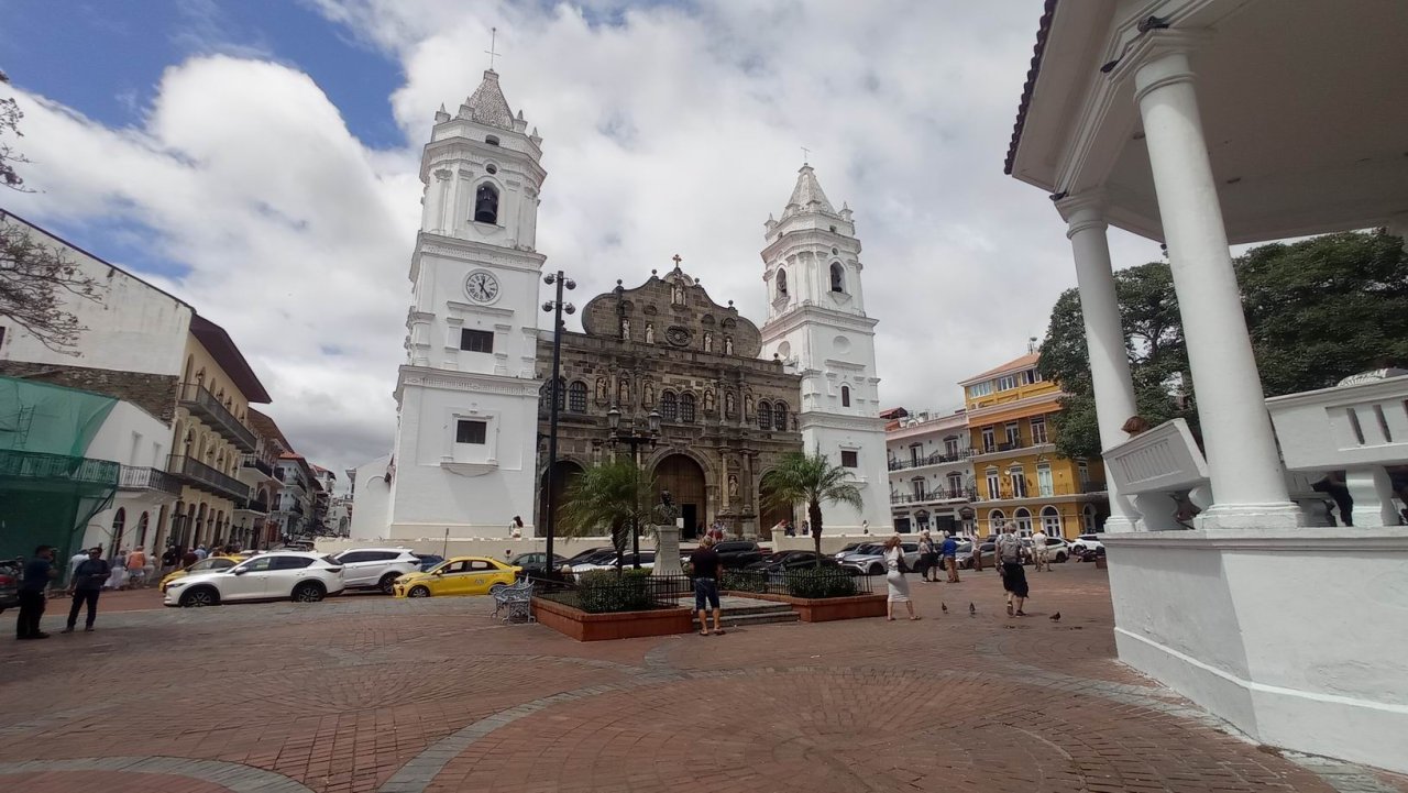 048 Panamský prieplav - Panama city