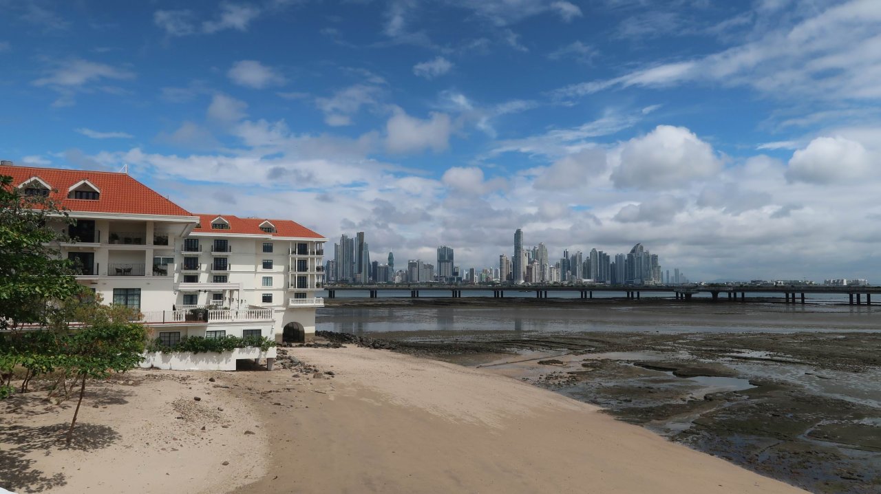 048 Panamský prieplav - Panama city