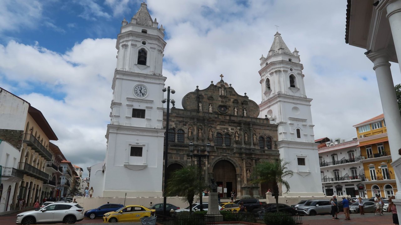 048 Panamský prieplav - Panama city