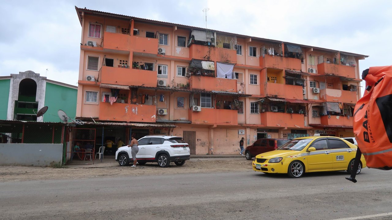 048 Panamský prieplav - Panama city